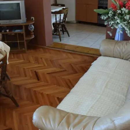 Julietta شقة بيروفاتش